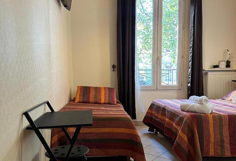 Номер Стандарт Трехместный, Hôtel Victor Hugo