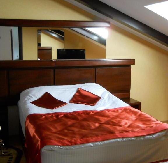 جناح, Valea Cu Pesti