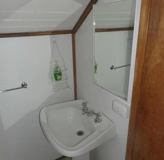 اتاق استاندارد سه نفره, Hostal Y Cabañas Villa Germana