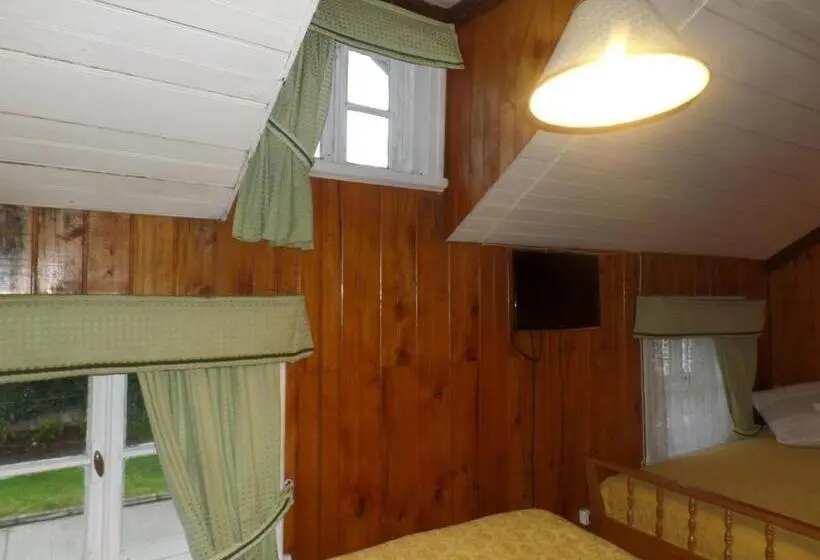 اتاق استاندارد سه نفره, Hostal Y Cabañas Villa Germana