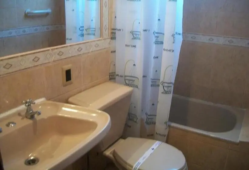 بانگلوی استاندارد, Hostal Y Cabañas Villa Germana