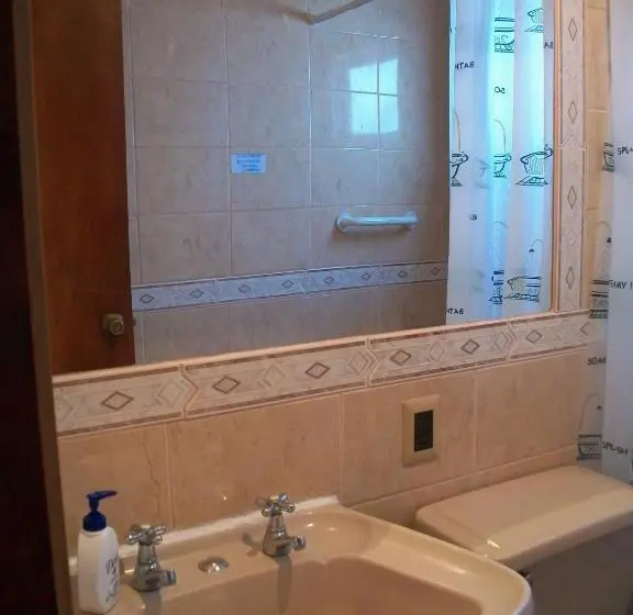 بانگلوی استاندارد, Hostal Y Cabañas Villa Germana