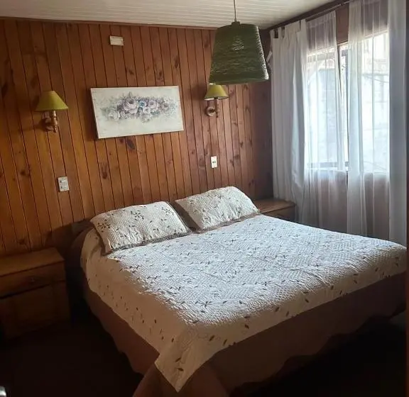 بنگله خانوادگی, Hostal Y Cabañas Villa Germana