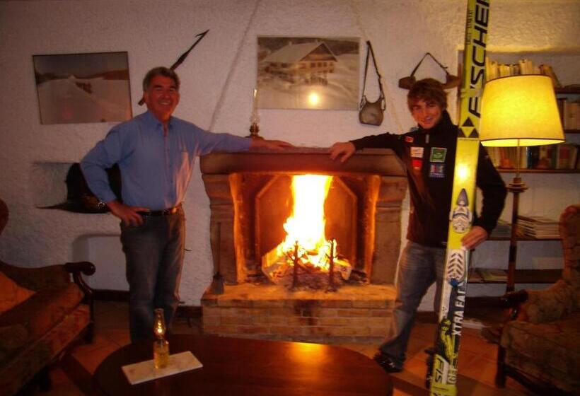 חדר סטנדרט לשלושה, Le Castel Blanc