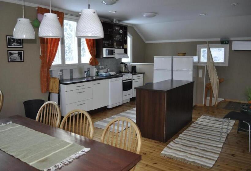 Номер Стандарт Совместная Ванная, Tuhannen Tarinan Talo