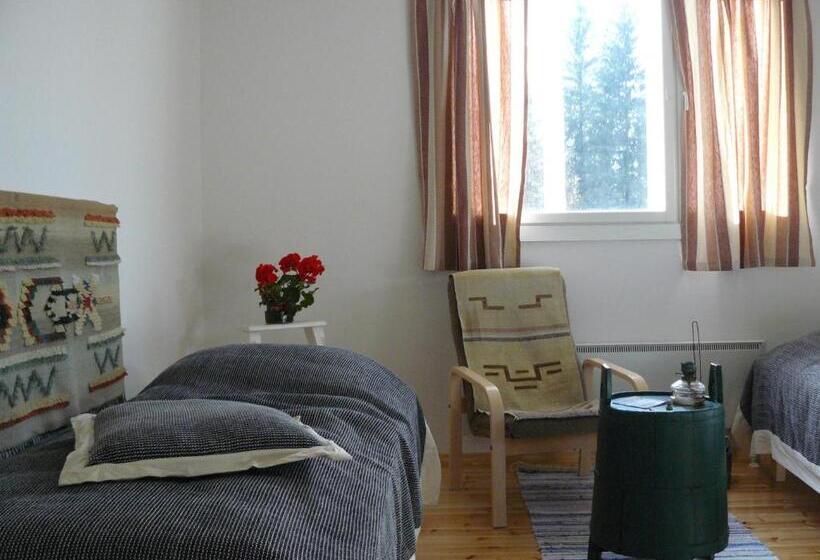 Номер Стандарт Совместная Ванная, Tuhannen Tarinan Talo