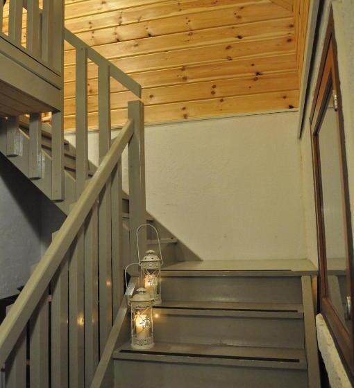 Дом 1 Спальня, Tuhannen Tarinan Talo