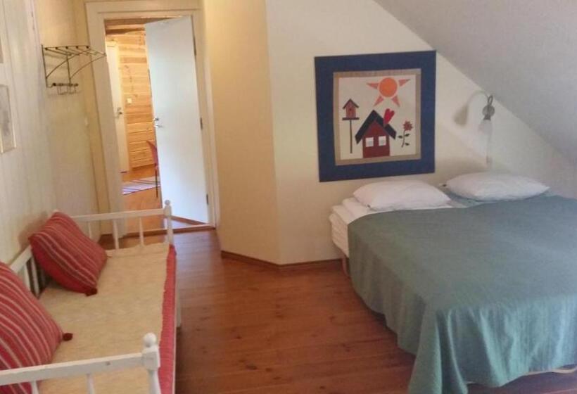 Дом 1 Спальня, Tuhannen Tarinan Talo