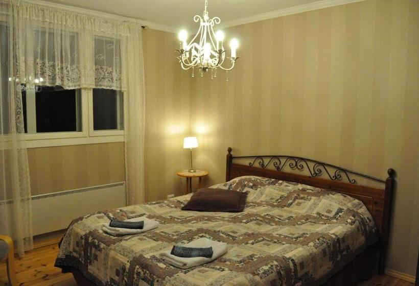 Апартаменты 1 Спальня, Tuhannen Tarinan Talo