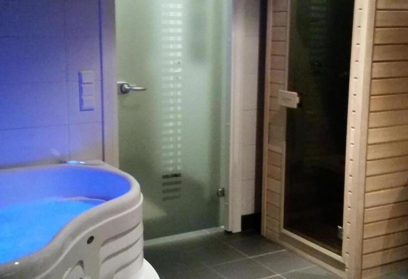 Апартаменты 1 Спальня, Tuhannen Tarinan Talo