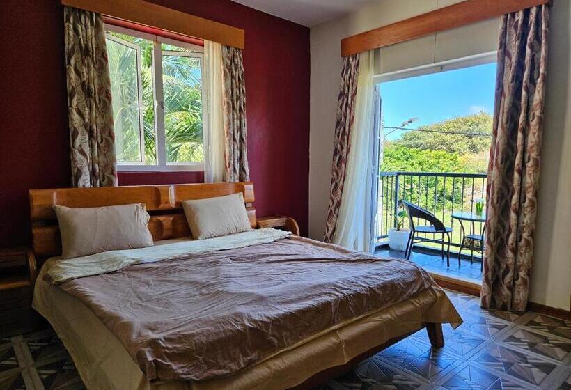 בית, 4 חדרי שינה, Ushpav Villa