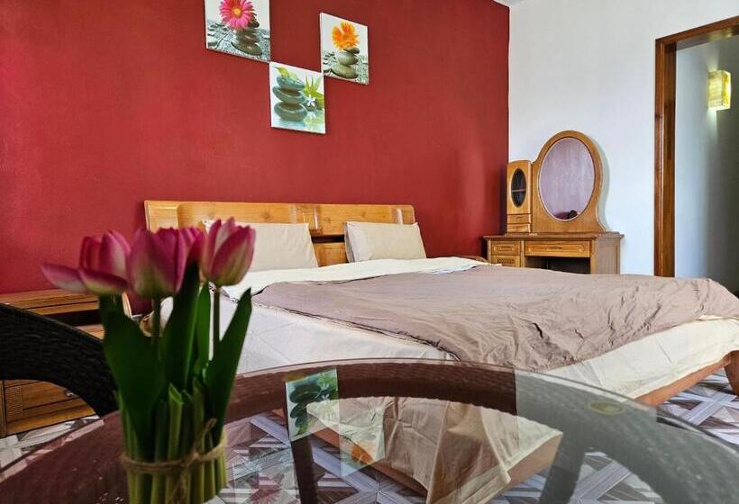 בית, 4 חדרי שינה, Ushpav Villa