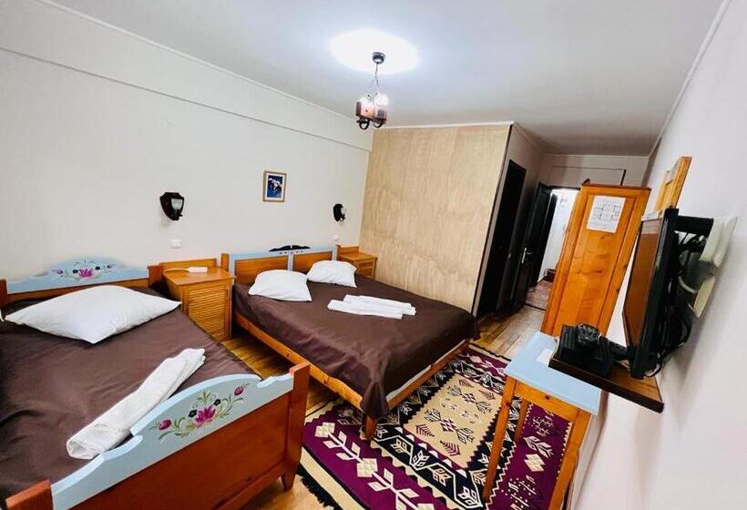 スタンダードトリプルルーム, Pensiunea Casa Boiereasca