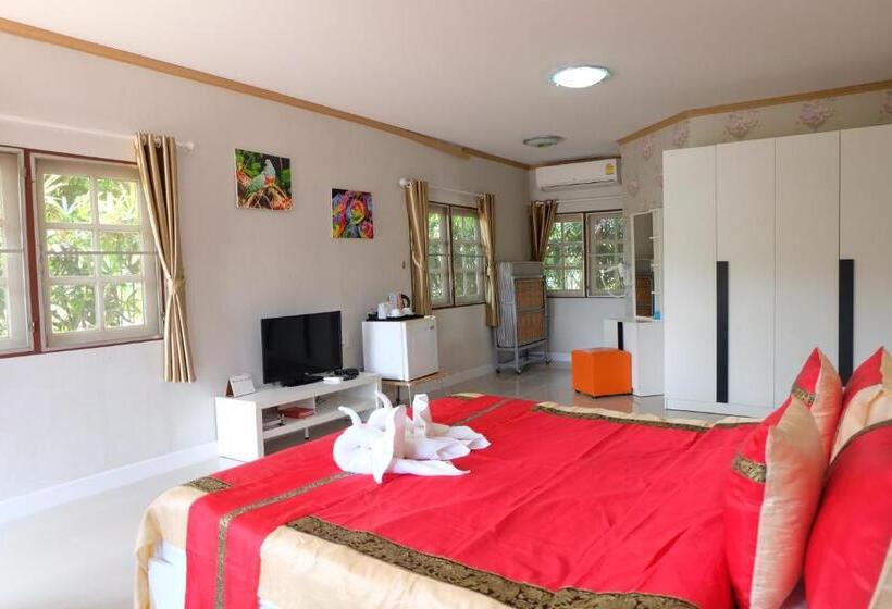 Deluxe room with river view, Puprai Tarnnarm Resort