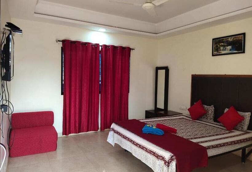 Номер Deluxe, Whistling Waves Beach Resort