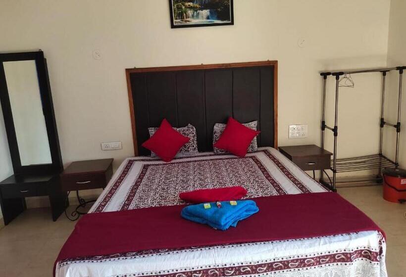 חדר דלוקס, Whistling Waves Beach Resort