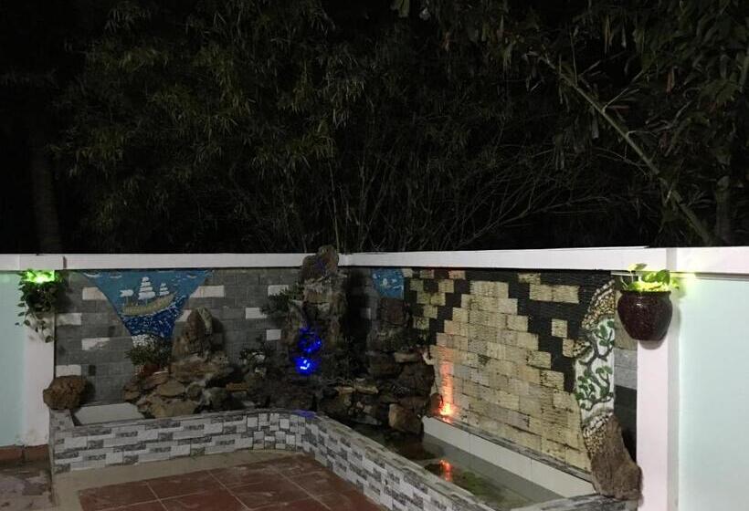 اتاق خانوادگی با چشم‌انداز کوه, Con Son Green Island