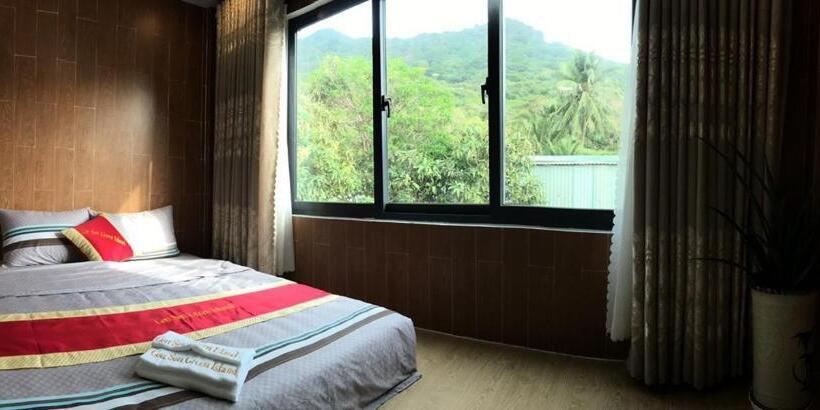 اتاق خانوادگی با چشم‌انداز کوه, Con Son Green Island