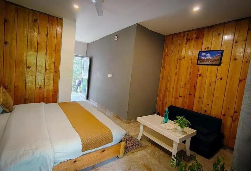 デラックストリプルルーム, Neelkanth Retreat Mukteshwar