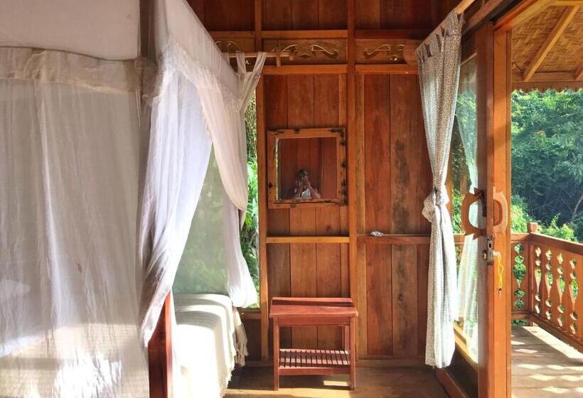 バルコニー付きスタンダードルーム, Rambai Tree Jungle Lodges