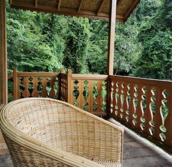 バルコニー付きスタンダードルーム, Rambai Tree Jungle Lodges