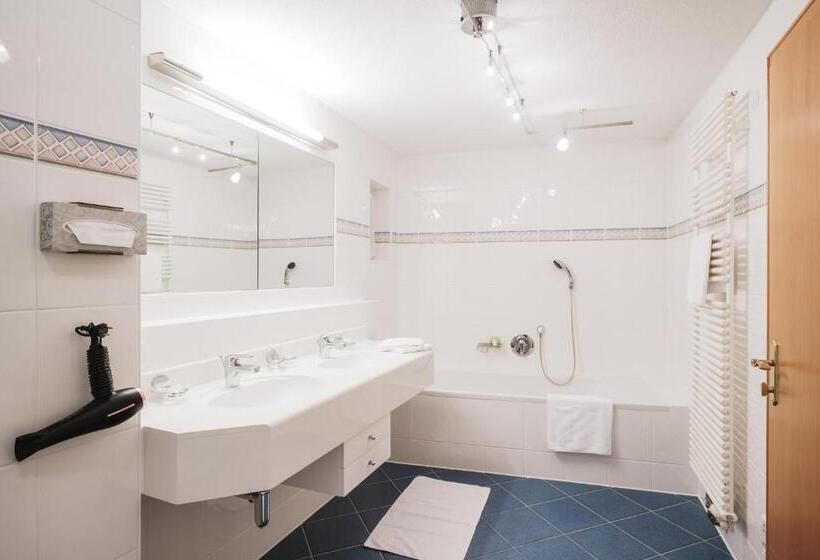 جناح جونيور مزوَّد بشرفة, Alpenhotel Heimspitze