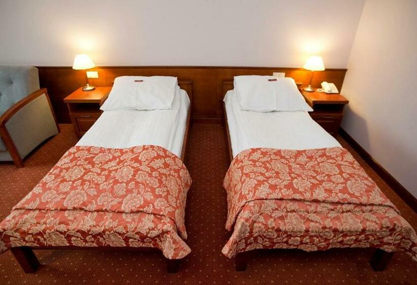 غرفة قياسية ثلاثية, Eurohotel Swarzędz