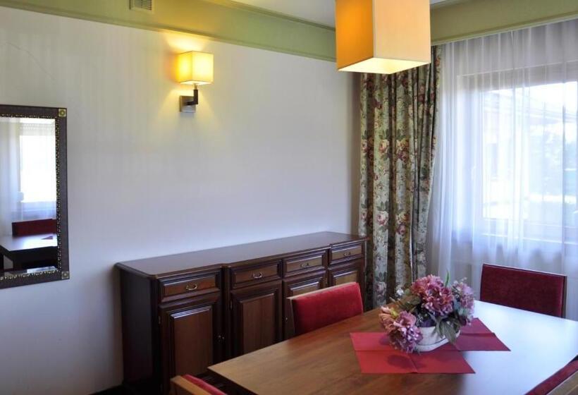 디럭스 스위트, A