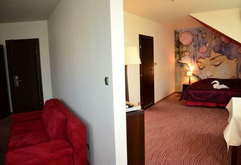 דירת חדר, Azalia & Spa