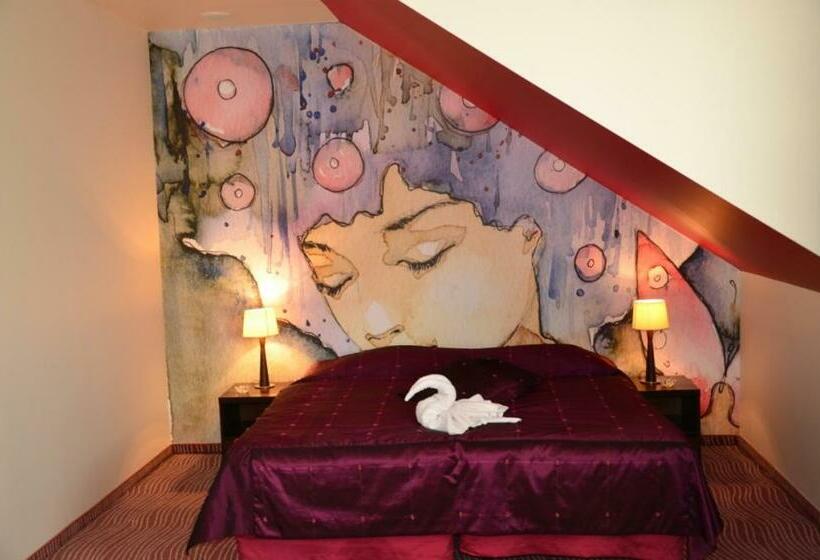 דירת חדר, Azalia & Spa