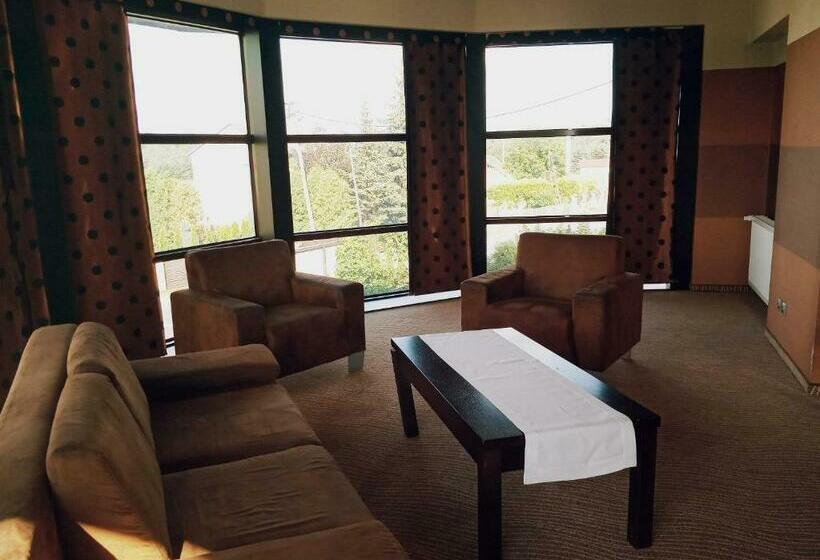 דירת חדר, Azalia & Spa