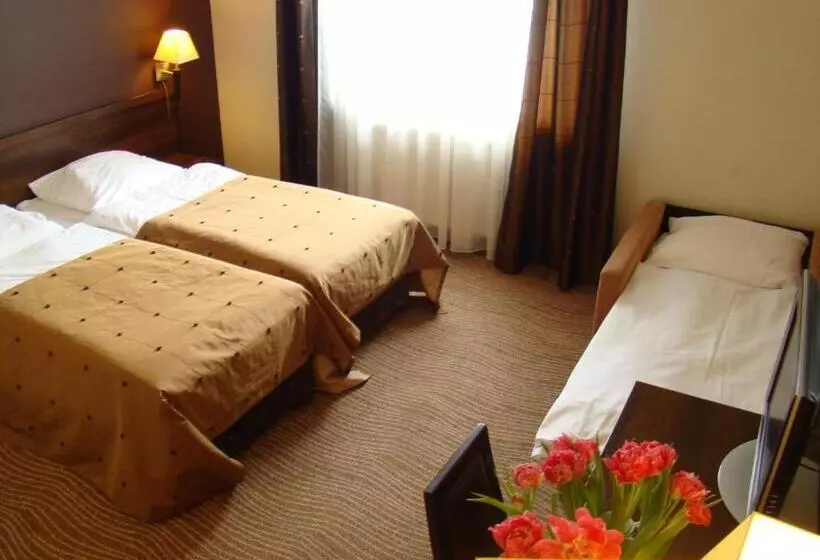 اتاق استاندارد سه نفره, Azalia & Spa