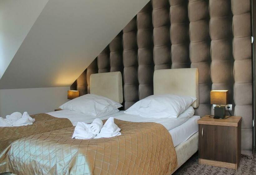 스탠다드 룸, Cykada