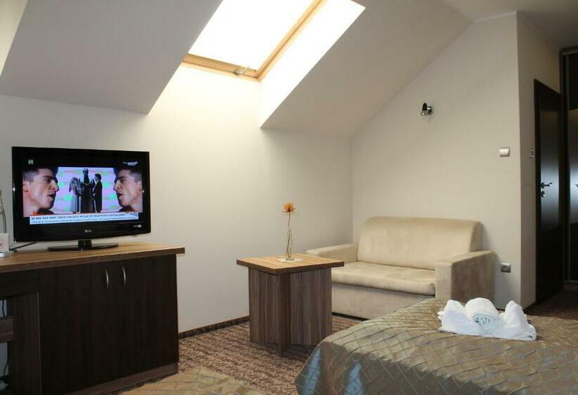 컴포트 룸, Cykada