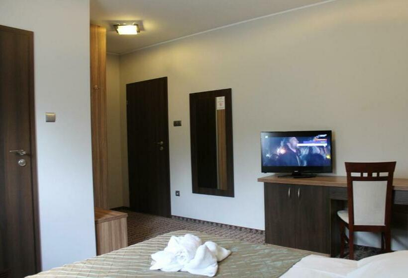 스탠다드 룸, Cykada