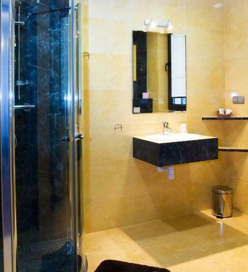 컴포트 룸, Cykada