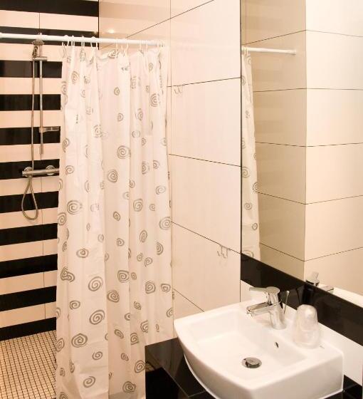 스탠다드 룸, Cykada