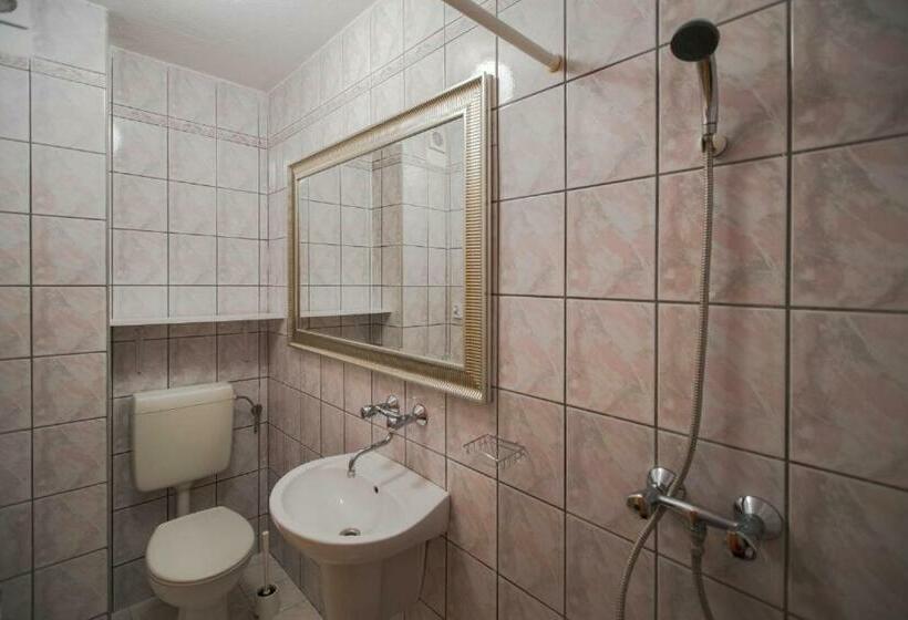 ベーシックトリプルルーム, Dom Wczasowy Kormoran Niechorze   300m Od Plaży