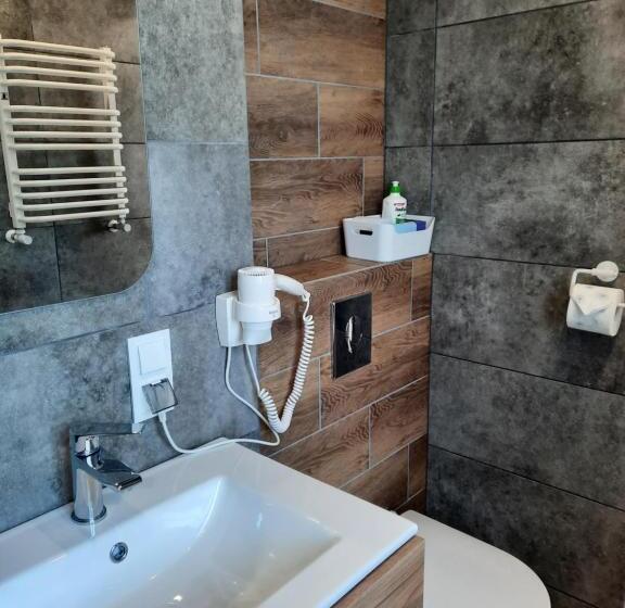 スタンダード4人部屋, Dom Wczasowy Kormoran Niechorze   300m Od Plaży