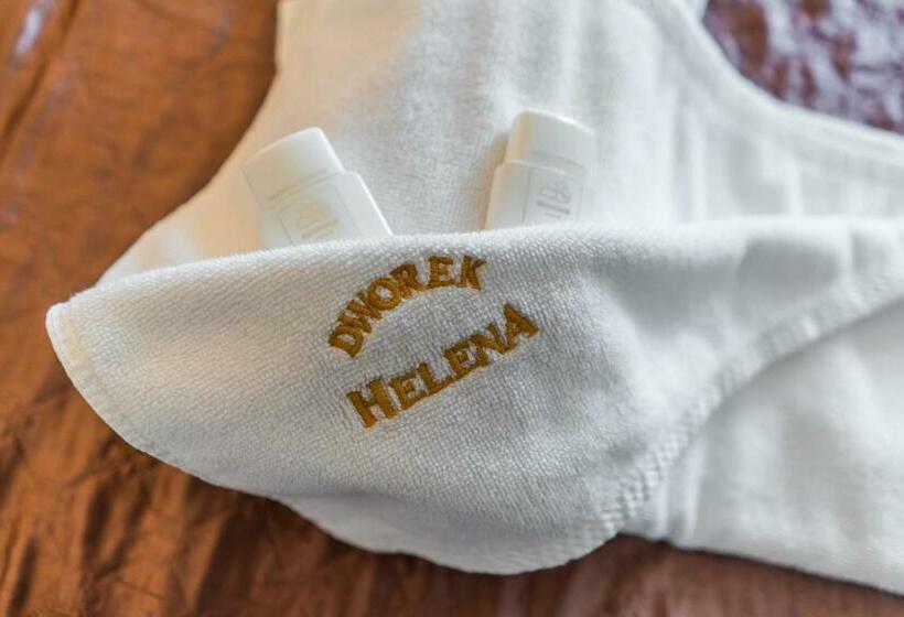 غرفة قياسية, Dworek Helena