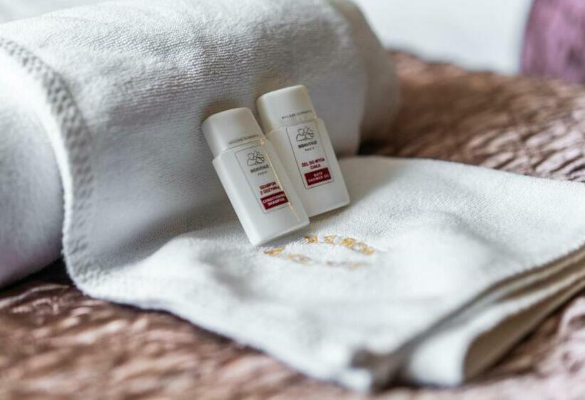 Номер Стандарт, Dworek Helena