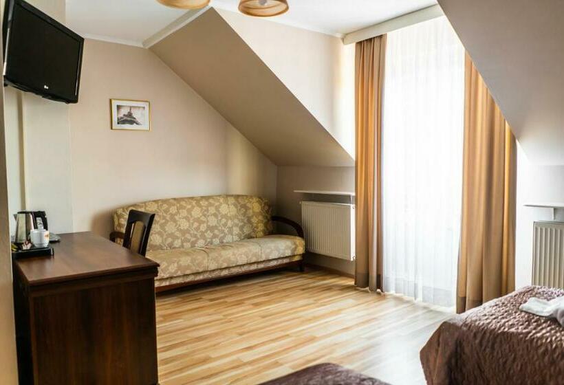 Номер Стандарт, Dworek Helena