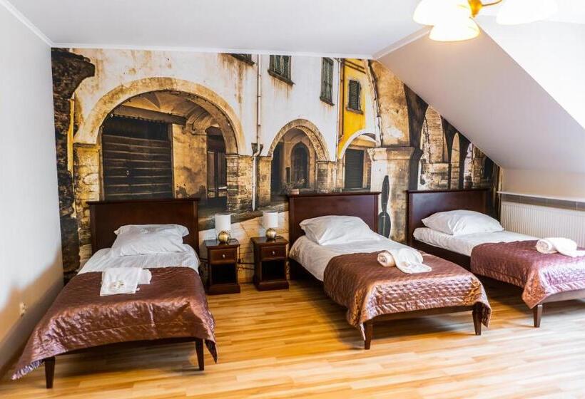 四人标准间, Dworek Helena