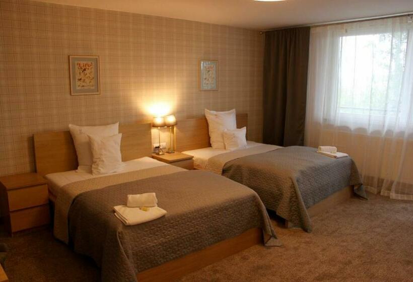 חדר סטנדרט, Dworek