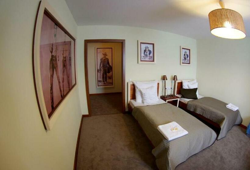 חדר סטנדרט, Dworek