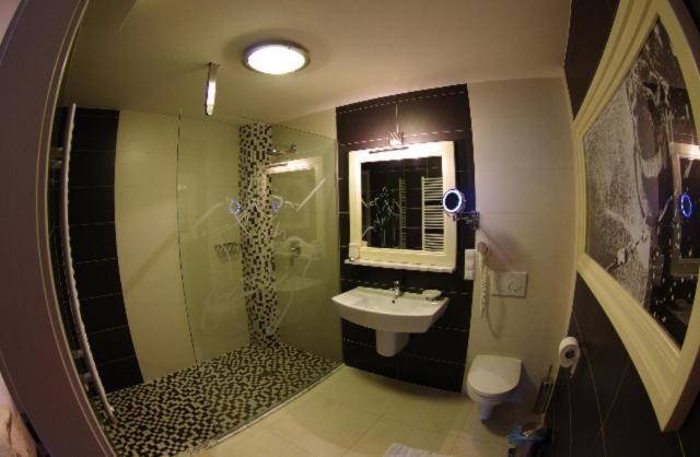 חדר סטנדרט, Dworek