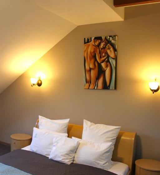 דירת חדר, Dworek