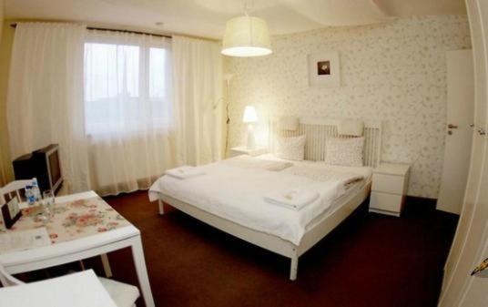 חדר אקונומי, Dworek