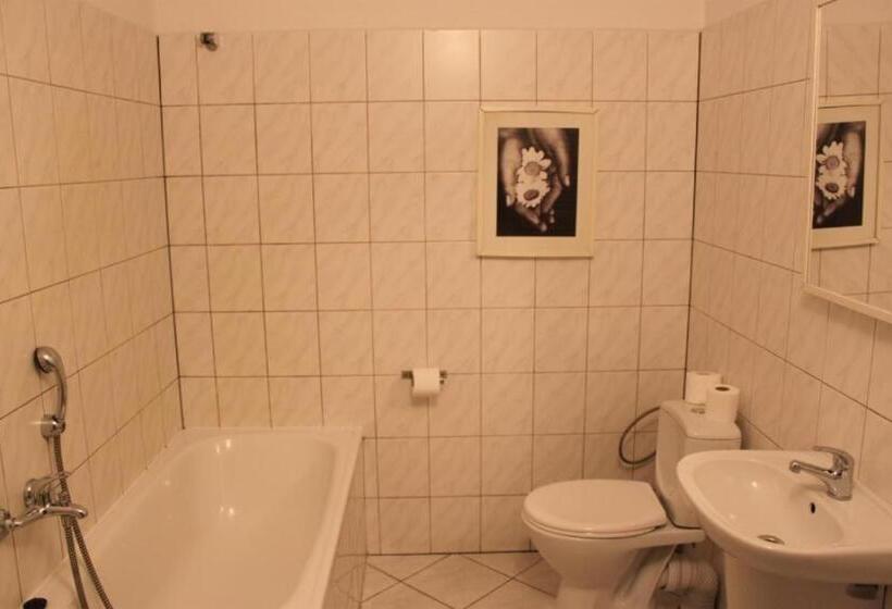 חדר אקונומי, Dworek