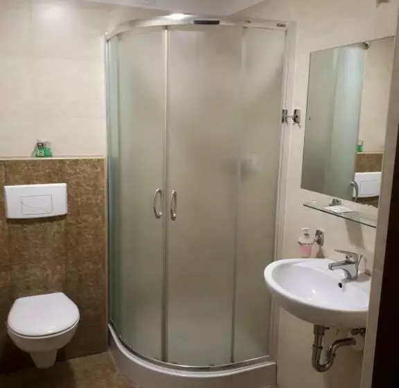 スタンダードシングルルーム, Eljot